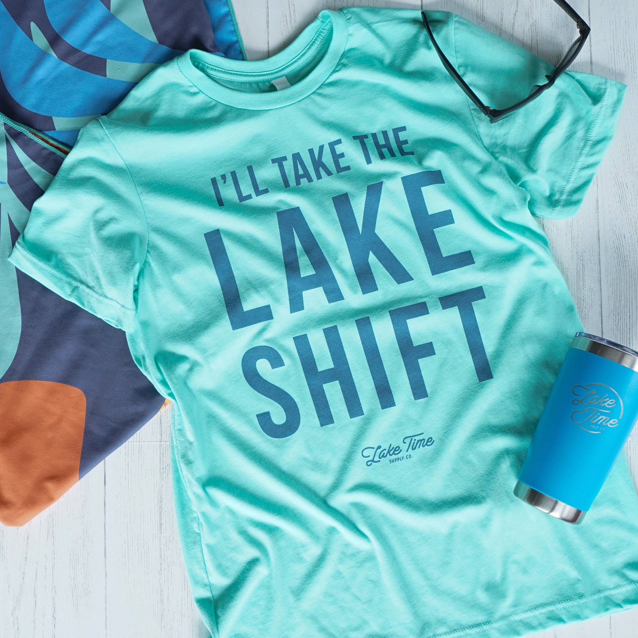 Shift Supply Tee – (S-4XL) Lake Lake Time